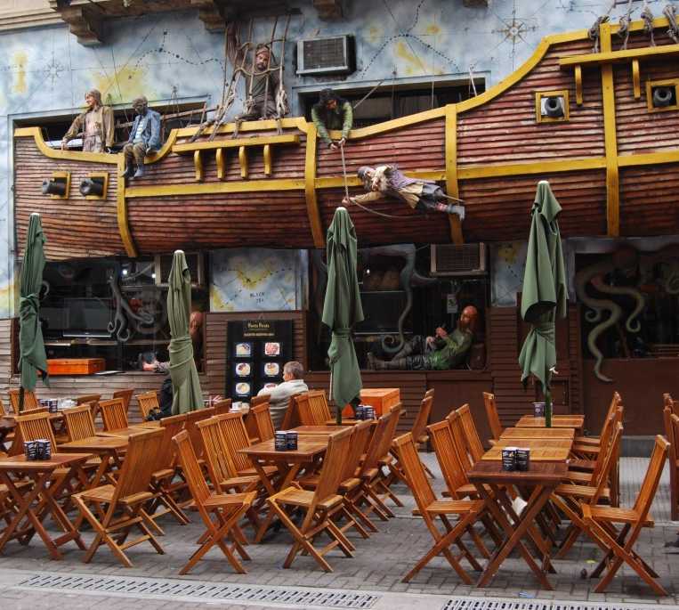 restaurante-porto-pirata-calle-reconquis