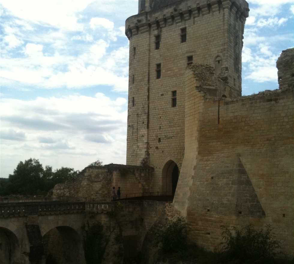 Resultado de imagen para Fortaleza y chateau de Chinon, francia