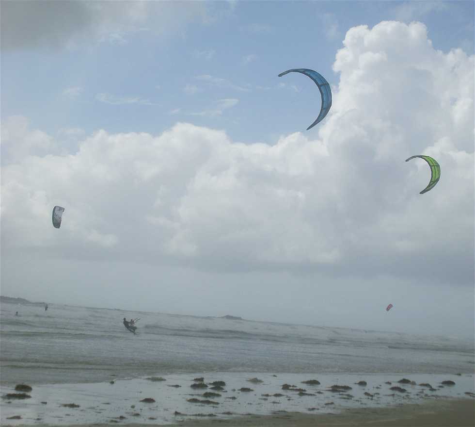 Kitesurfing in Plouharnel