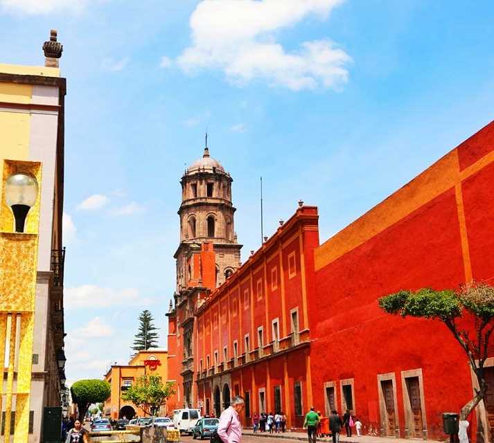 Rojo en Santiago de Quetaro 