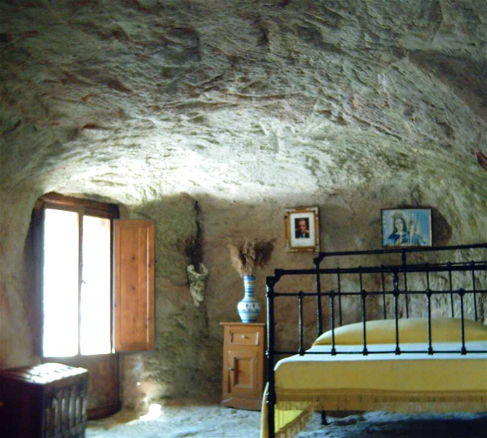 Cueva en Alcolea del Pinar