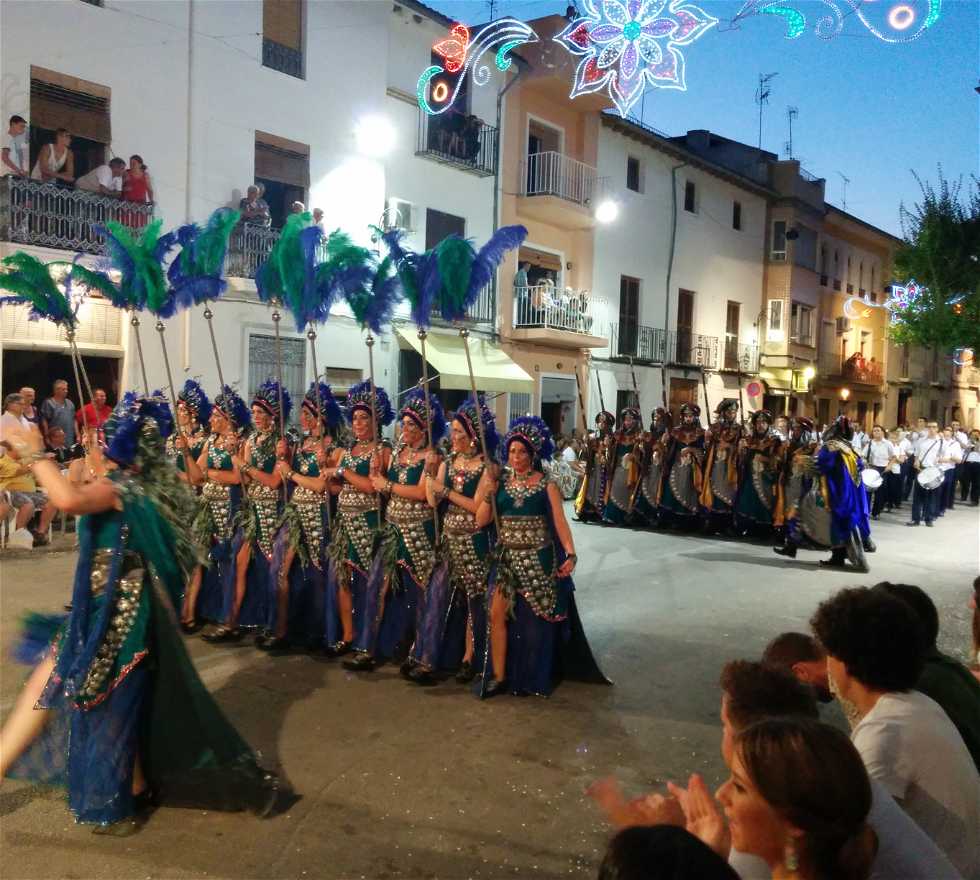 Personas en Villanueva de Castellón