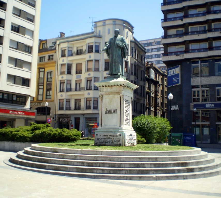 estatua de jovellanos_953841