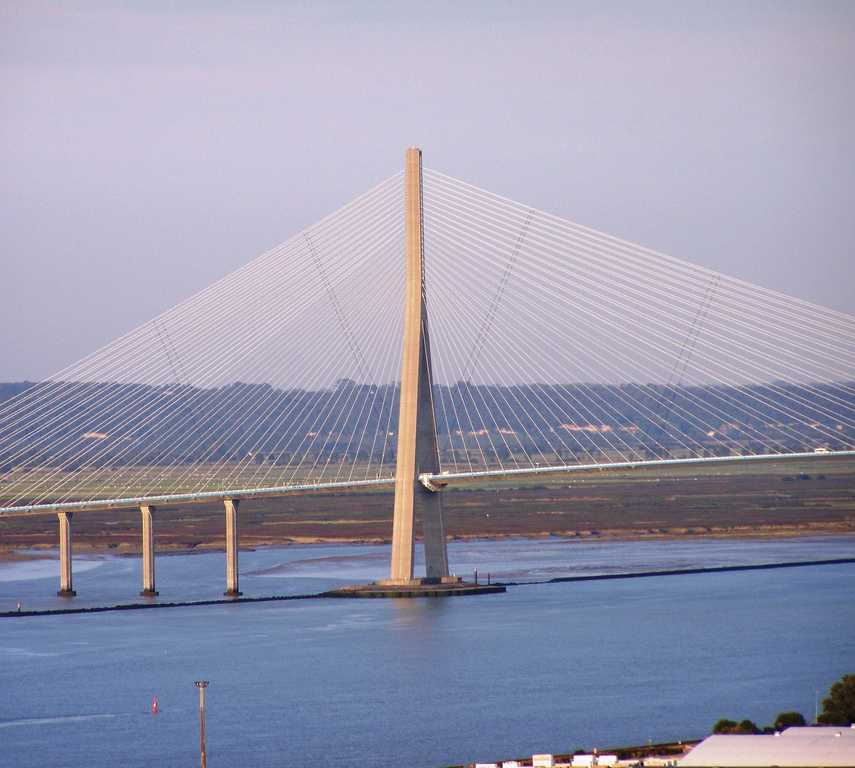 Puente atirantado en Le Havre
