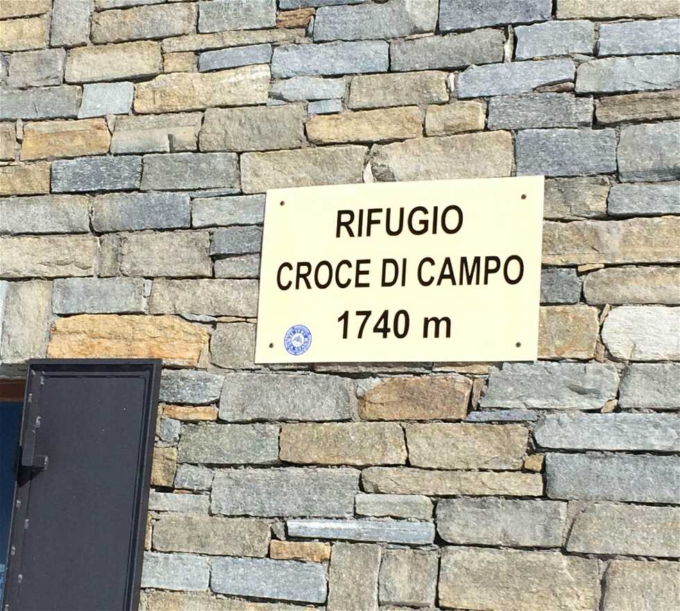 Pared de piedra en San Nazzaro Val Cavargna