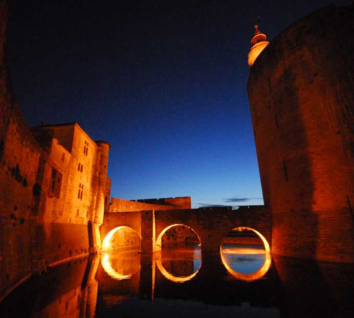 Darkness in Aigues-Mortes
