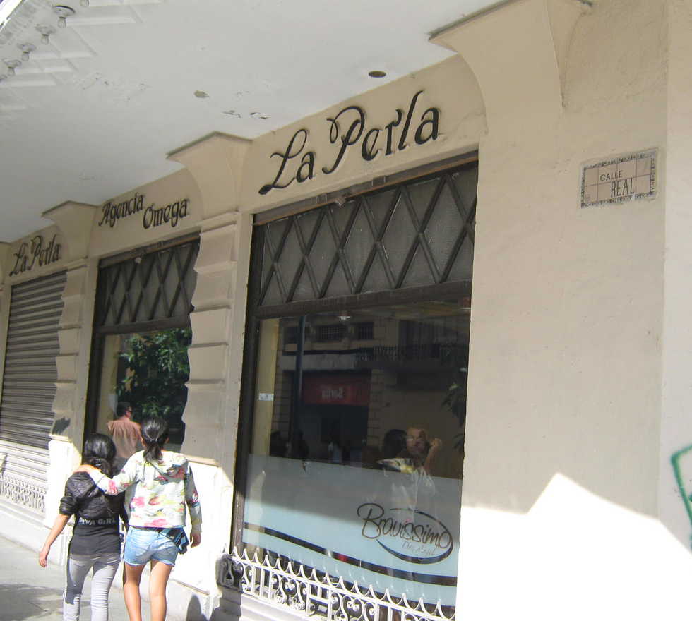 La perla restaurant coupons