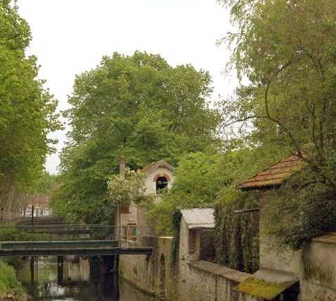 Canal en Crécy-la-Chapelle