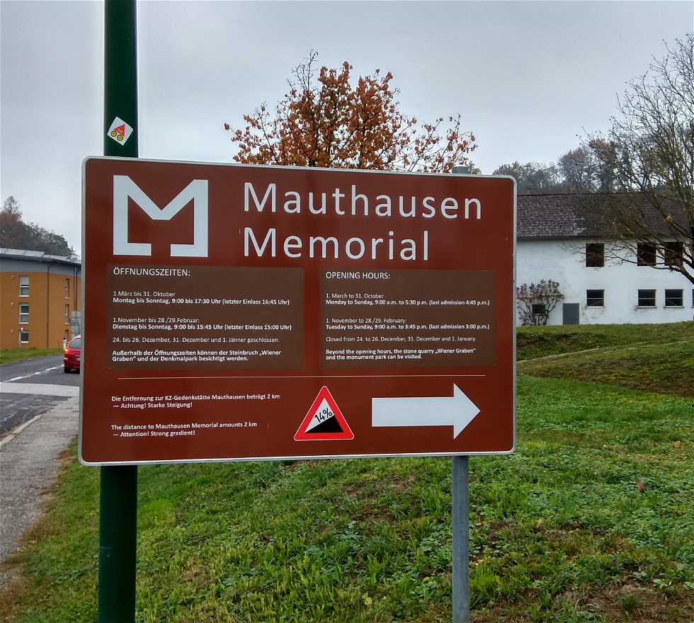 Cartelera en Mauthausen