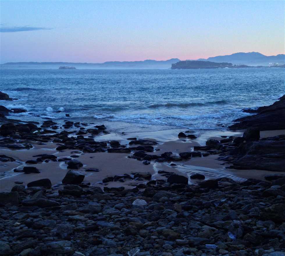 Resultado de imagen de Playa de los Molinucos Santander