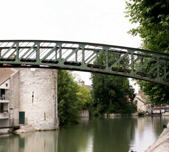 Puente en Montargis