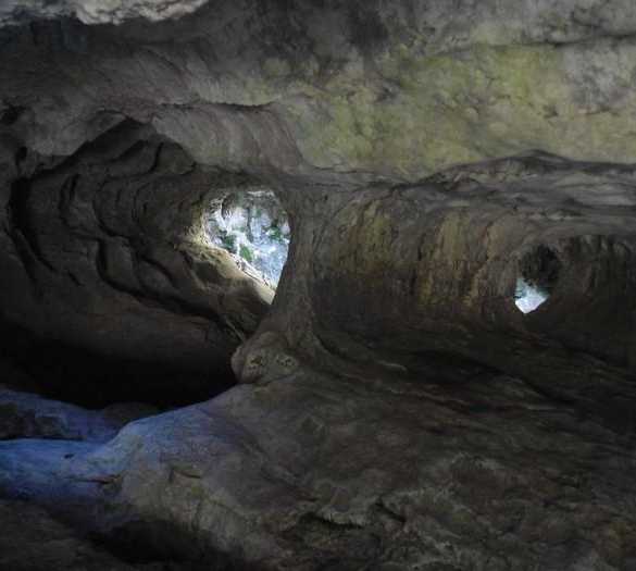 Cueva en Caussols
