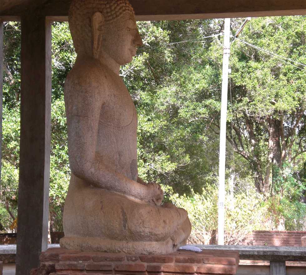 Escultura en Anuradhapura