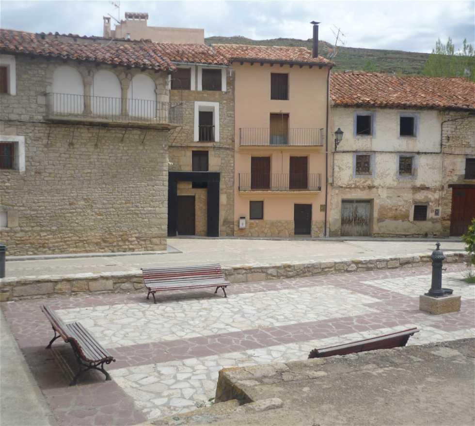 Casa en Villarroya de los Pinares