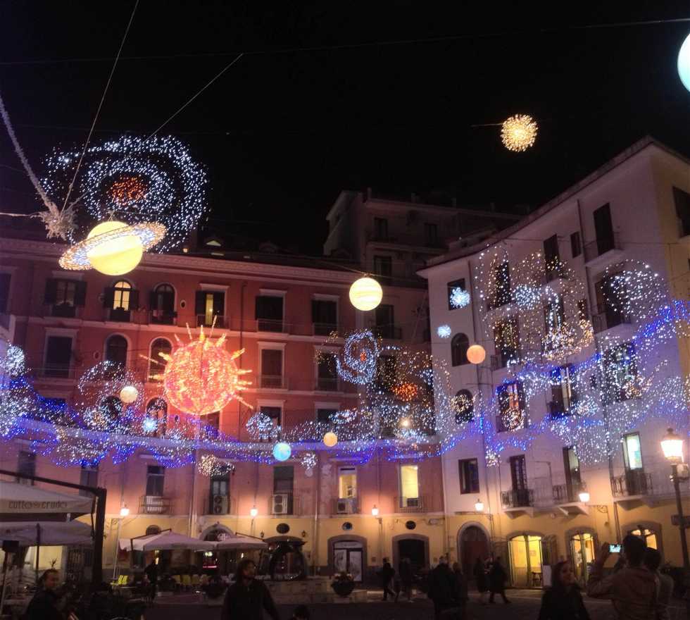 Decoración navideña en Salerno