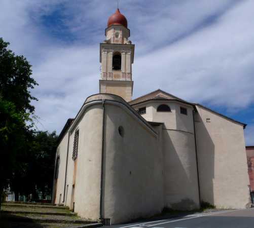 Edificio en San Bartolomeo al Mare
