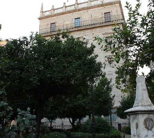 Fachada en Jardin del Palacio de la Generalitat Valenciana