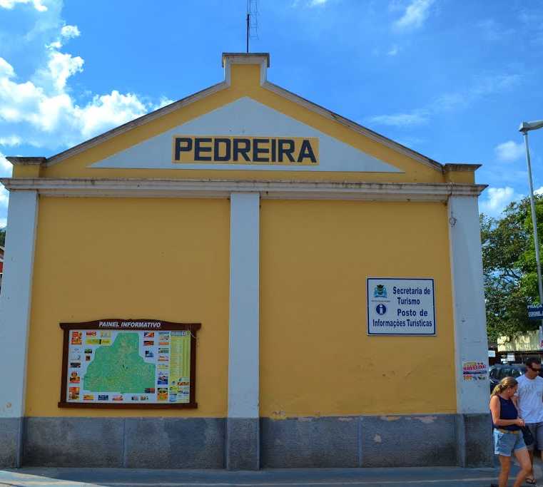 Baño público en Pedreira