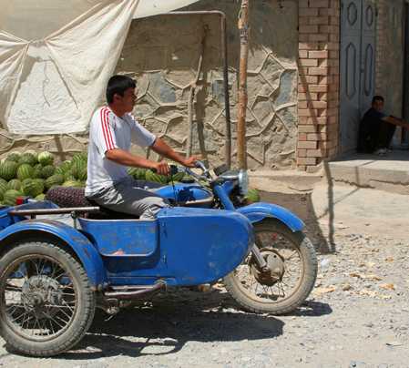 Veículo em Zarafshon