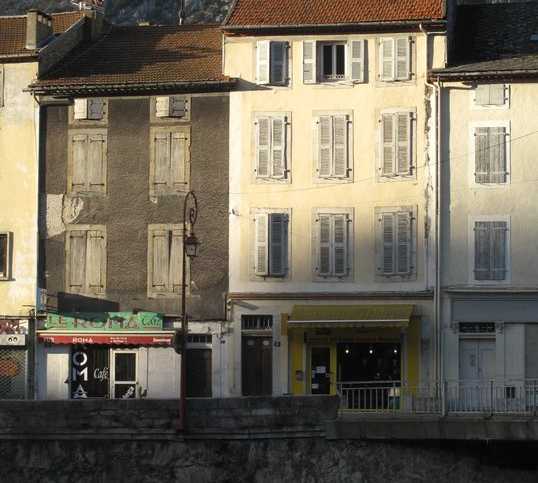 Reflection in Tarascon-sur-Ariège
