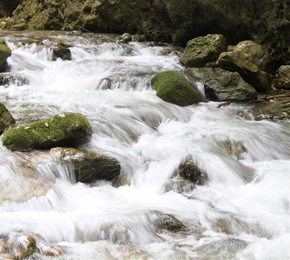 Río en Tiarno di Sotto