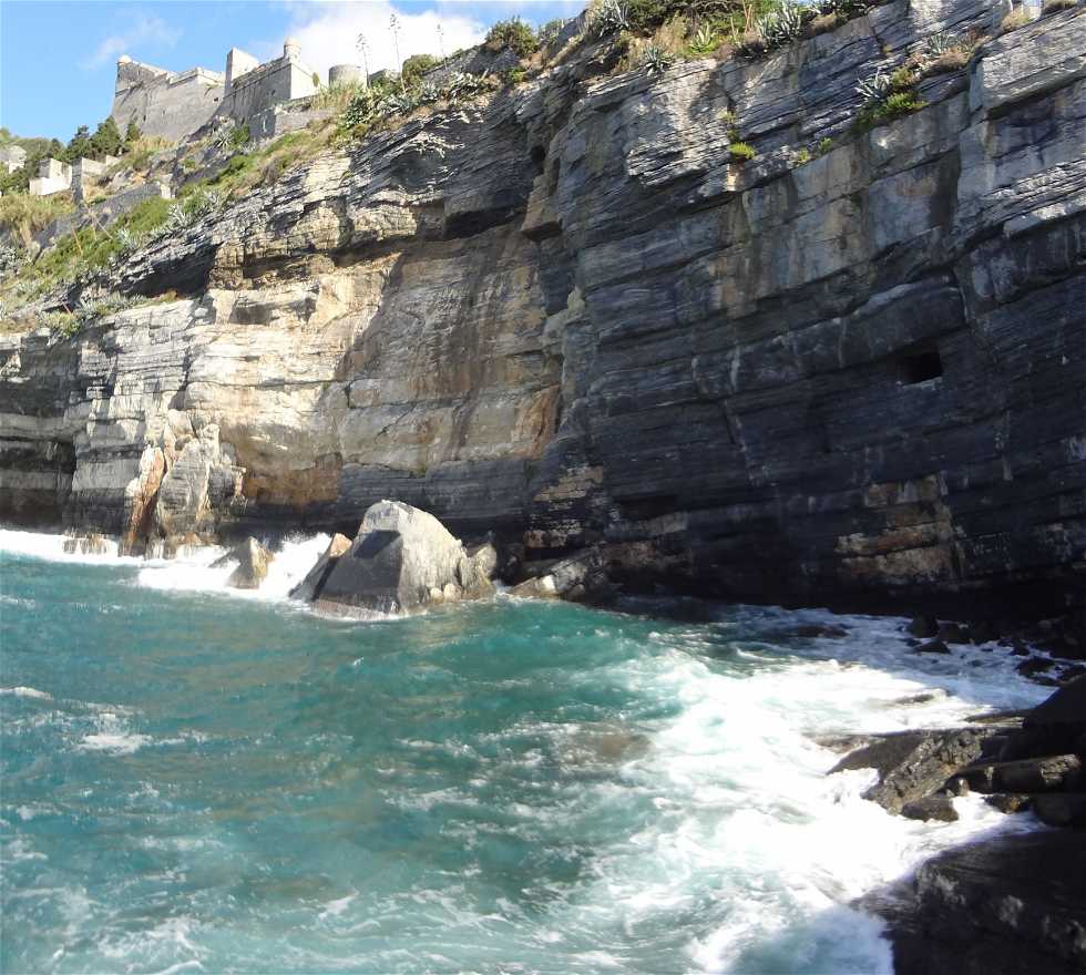 Cueva del mar en Porto Venere