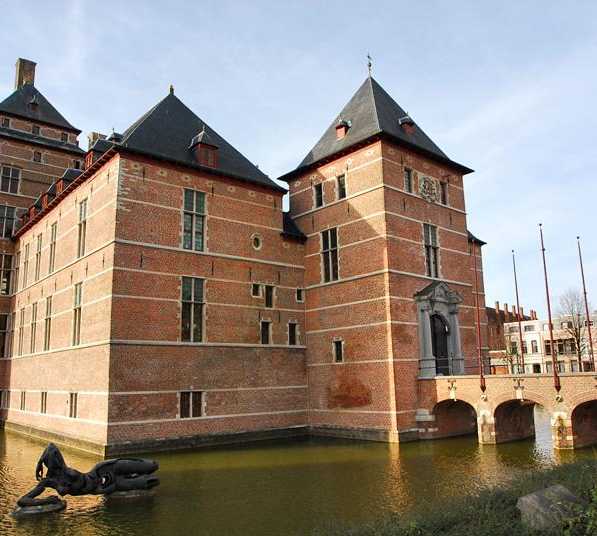 Castillo de foso en Turnhout