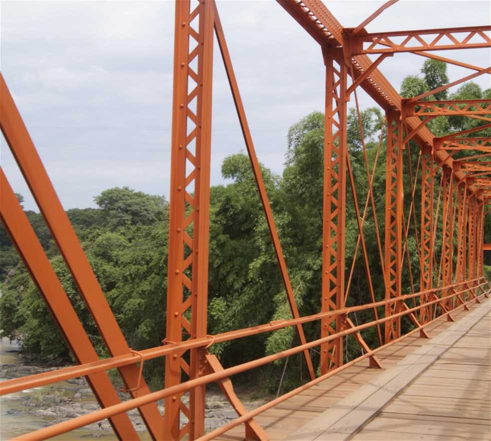 Puente en Cosmópolis