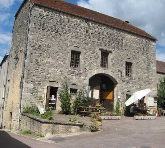 Villa a Flavigny-sur-Ozerain