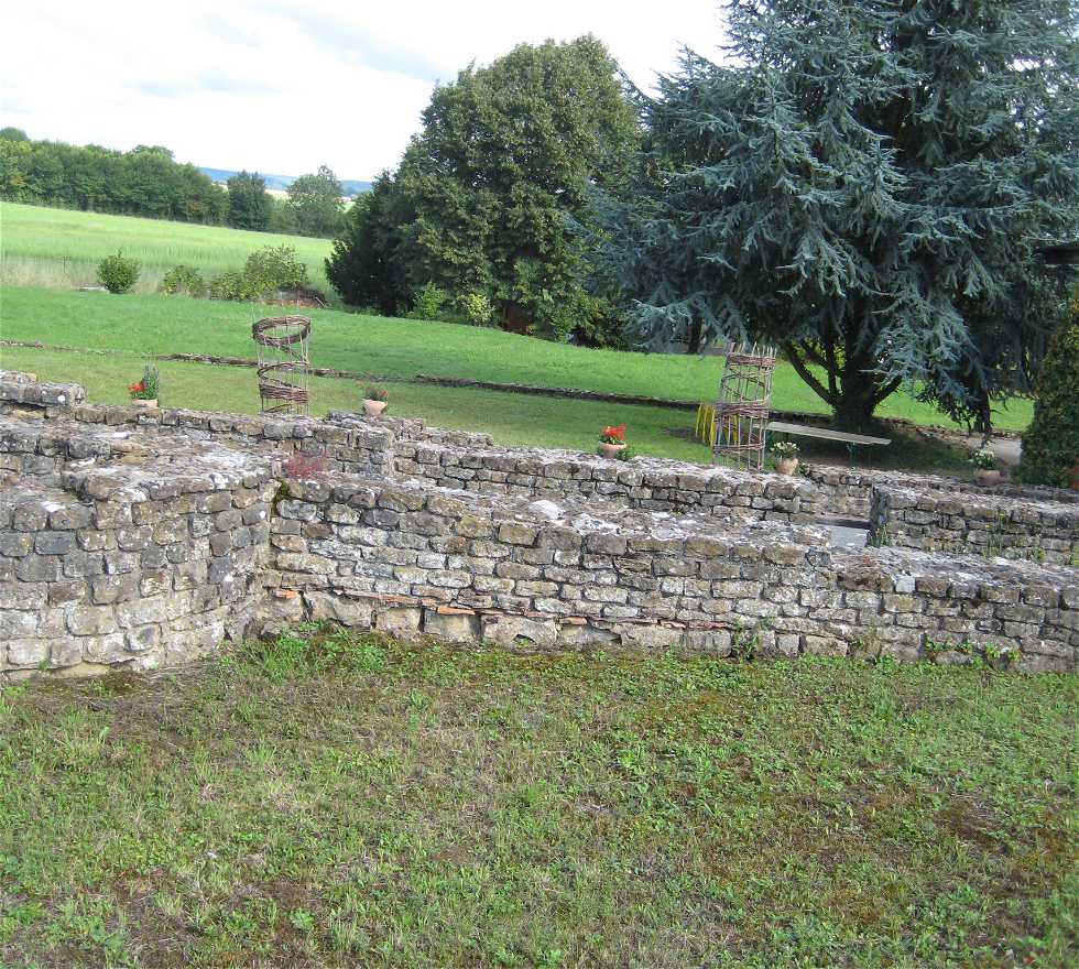 Pared de piedra en Andilly-en-Bassigny