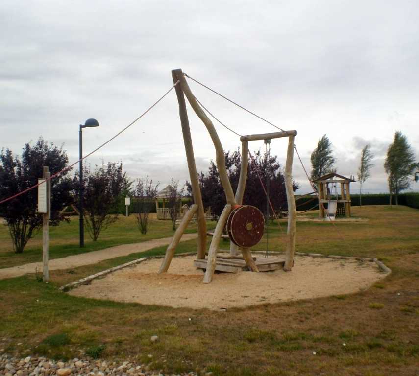 Parque infantil en Medina de Rioseco