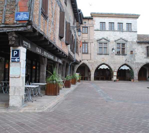 Pueblo en Castelnau-de-Montmiral