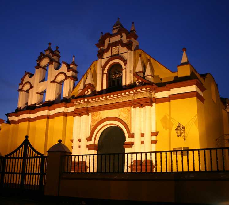 Noche en Trujillo