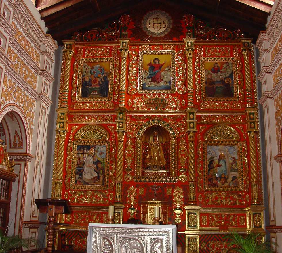 Altar en San Ignacio
