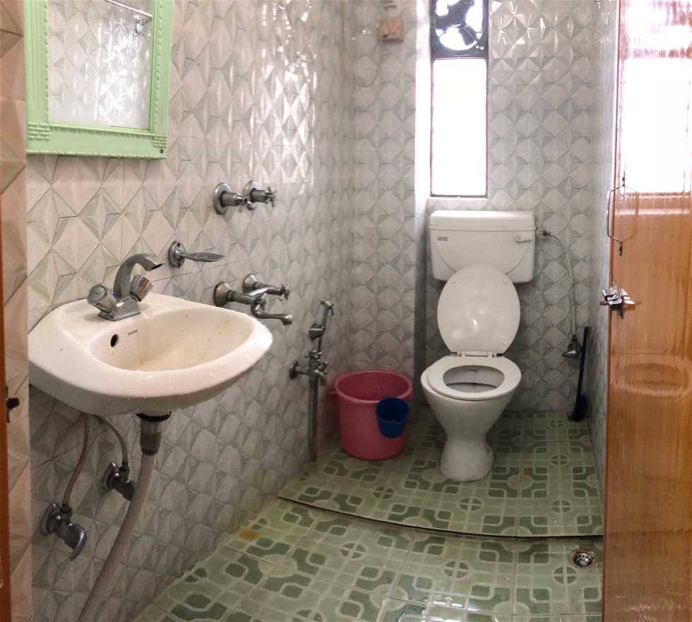 Salle de bains à Barpeta