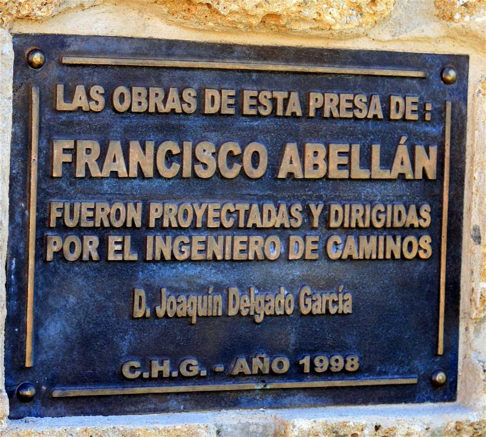 Placa conmemorativa en Guadix